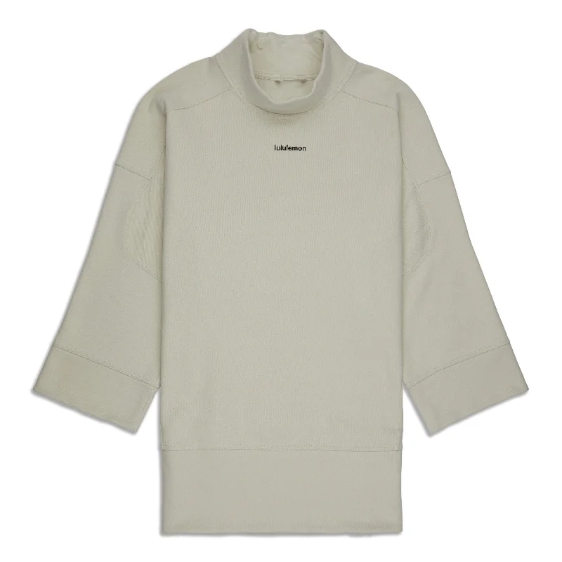 Heavyweight Fleece Mock-Neck Sweatshirt - Resale Hoodie with Puffed Sleeves Voluminous Trendy Heavyweight Fleece Mock-Neck Sweatshirt - Resale Hoodie with Puffed Sleeves Voluminous Trendy