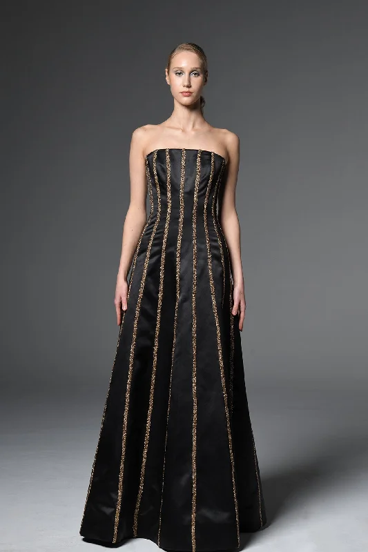 Corseted satin dress with embroidery