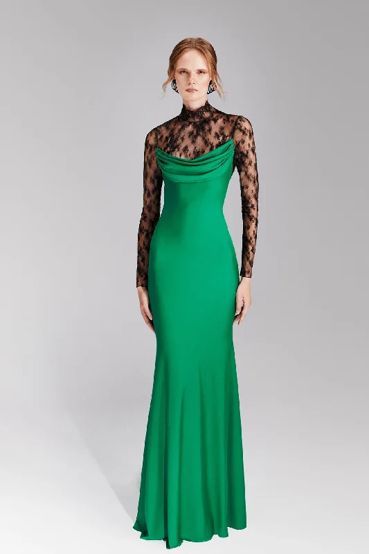 Jersey dress with edgy drapings on the bust