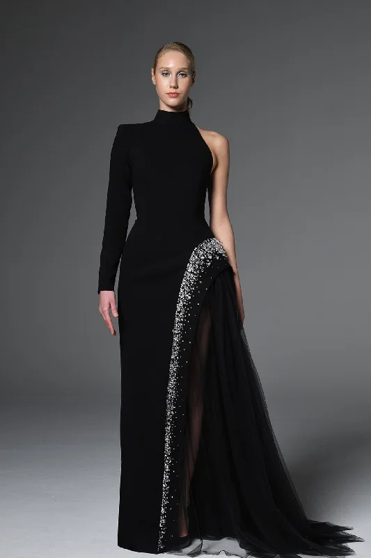 One sleeve crepe dress with crystals