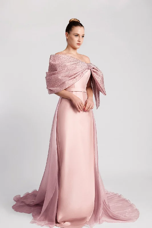 Strapless cadi dress withorganza bow